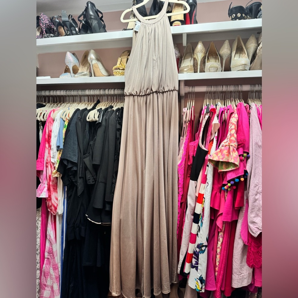 Elegant Beige/Gold Maxi Dress